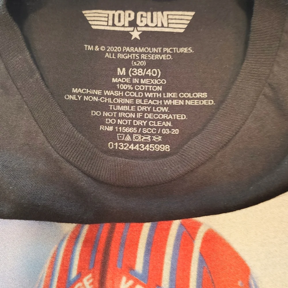 Talk To Me Goose Top Gun Men's Size M Graphic Tee - Black. 80s Movie